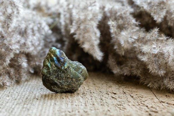 Exploration des bijoux de lithothérapie pour les Scorpions