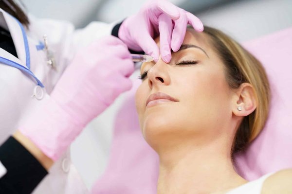 Les bienfaits de la rhinoplastie ultrasonique pour les patients sensibles à la douleur