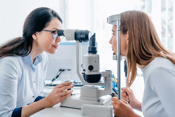 Confiez votre vision à un ophtalmologue de renom à Genève