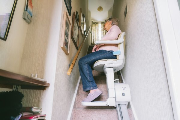 Les avantages de l’installation d’un monte-escalier